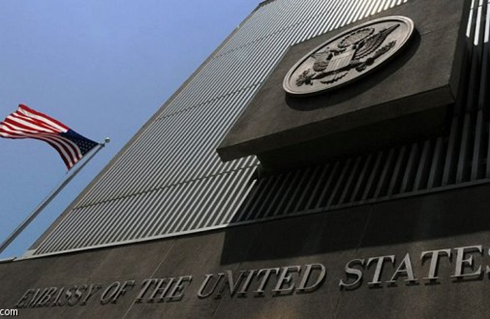 السفارة الأمريكية في السعودية تنفي وجود طرف ثالث لتأمين التأشيرات بسهولة