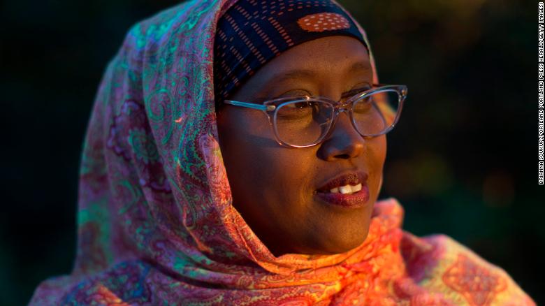 "ديكا دلاك" تصبح أول عمدة مسلمة صومالية في الولايات المتحدة