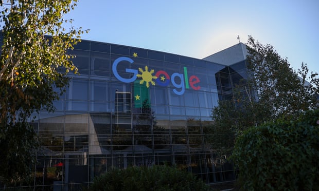 كاليفورنيا تحقق في معاملة شركة Google مع عاملاتها من ذوات البشرة السمراء