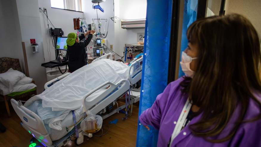الإصابات بدلتا وأوميكرون قد تطغى على مستشفيات كاليفورنيا خلال أسابيع
