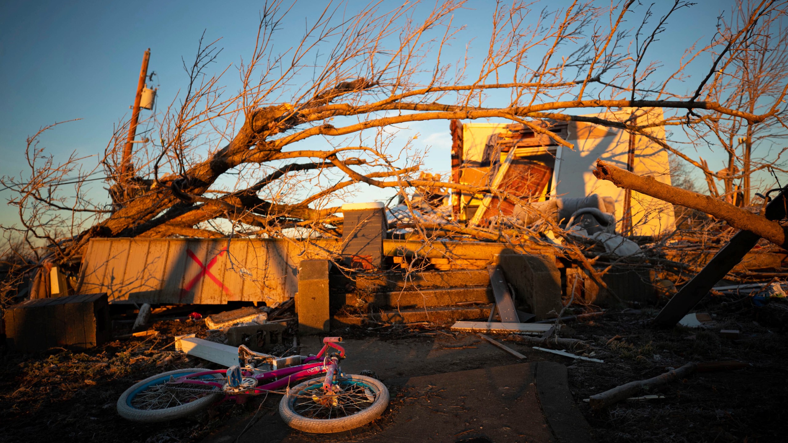 كنتاكي: طفلان ينجوان بأعجوبة بعد الإعصار المدمر