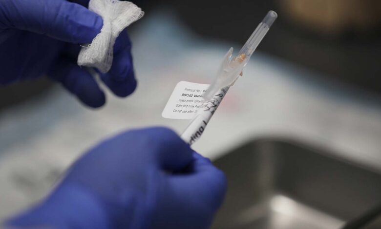 اقتراح رئيس مجلس مدينة لوس أنجلوس بإنهاء إثبات التطعيم الخاص بكورونا